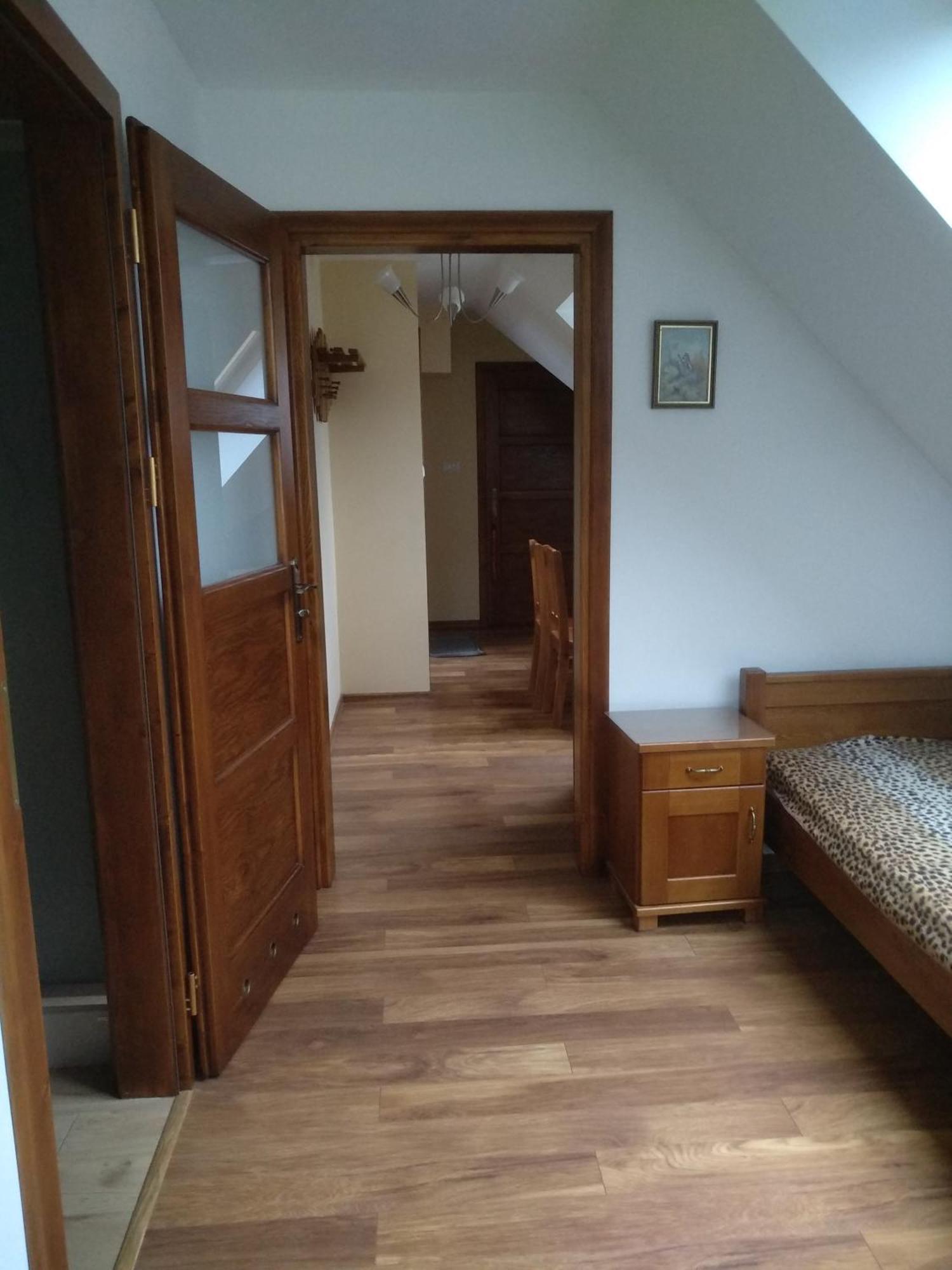 Pokoje Z Aneksami Kuchennymi U Wiktorii Sromowce Niżne Dış mekan fotoğraf
