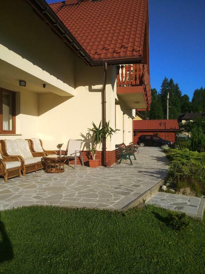 Pokoje Z Aneksami Kuchennymi U Wiktorii Sromowce Niżne Dış mekan fotoğraf